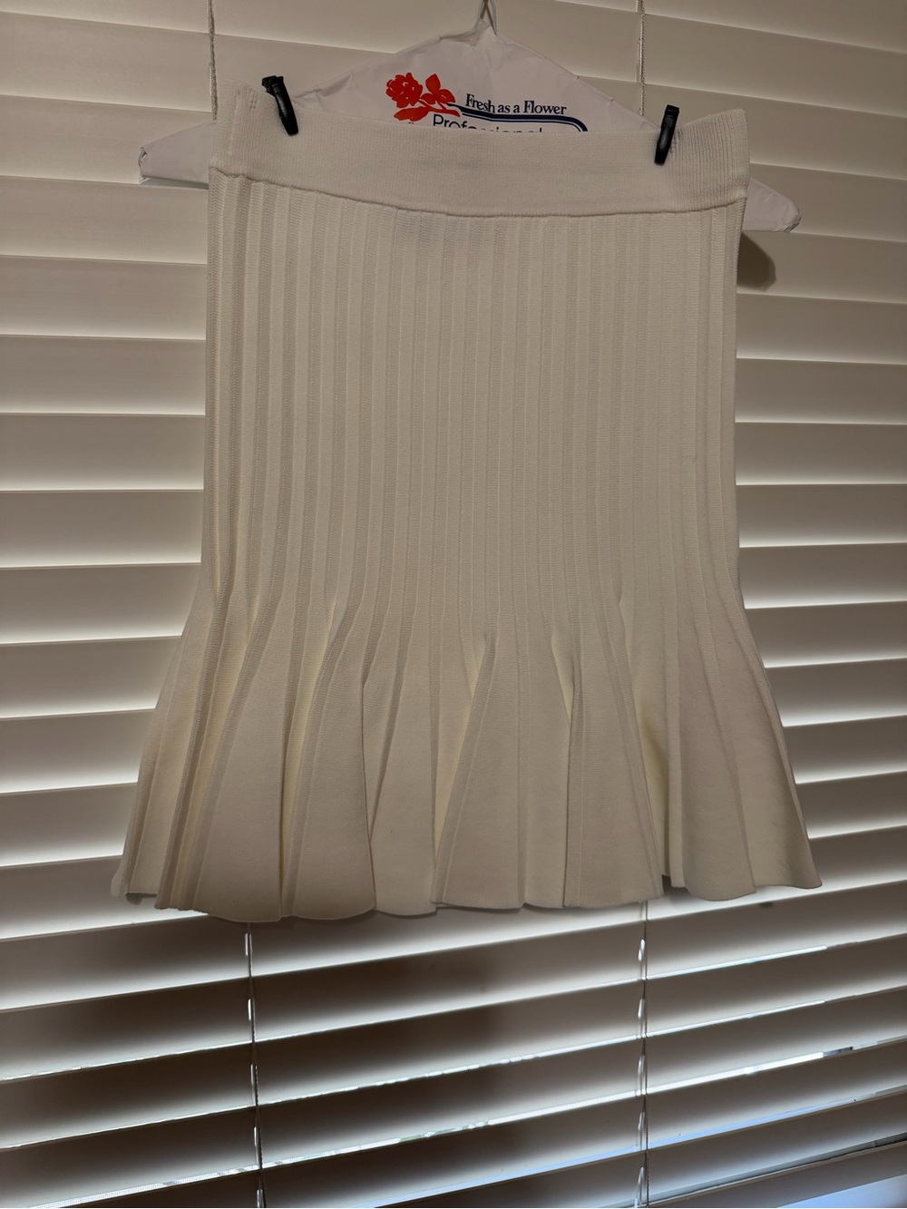ZARA - Cream Ribbed Pleated Flare Skater Skirt - Size Small